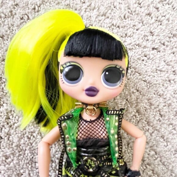 LOL Surprise OMG Remix Super Sonix Rock Bhad Gurl Doll ONLY Neon/Black Hair - Picture 2 of 10